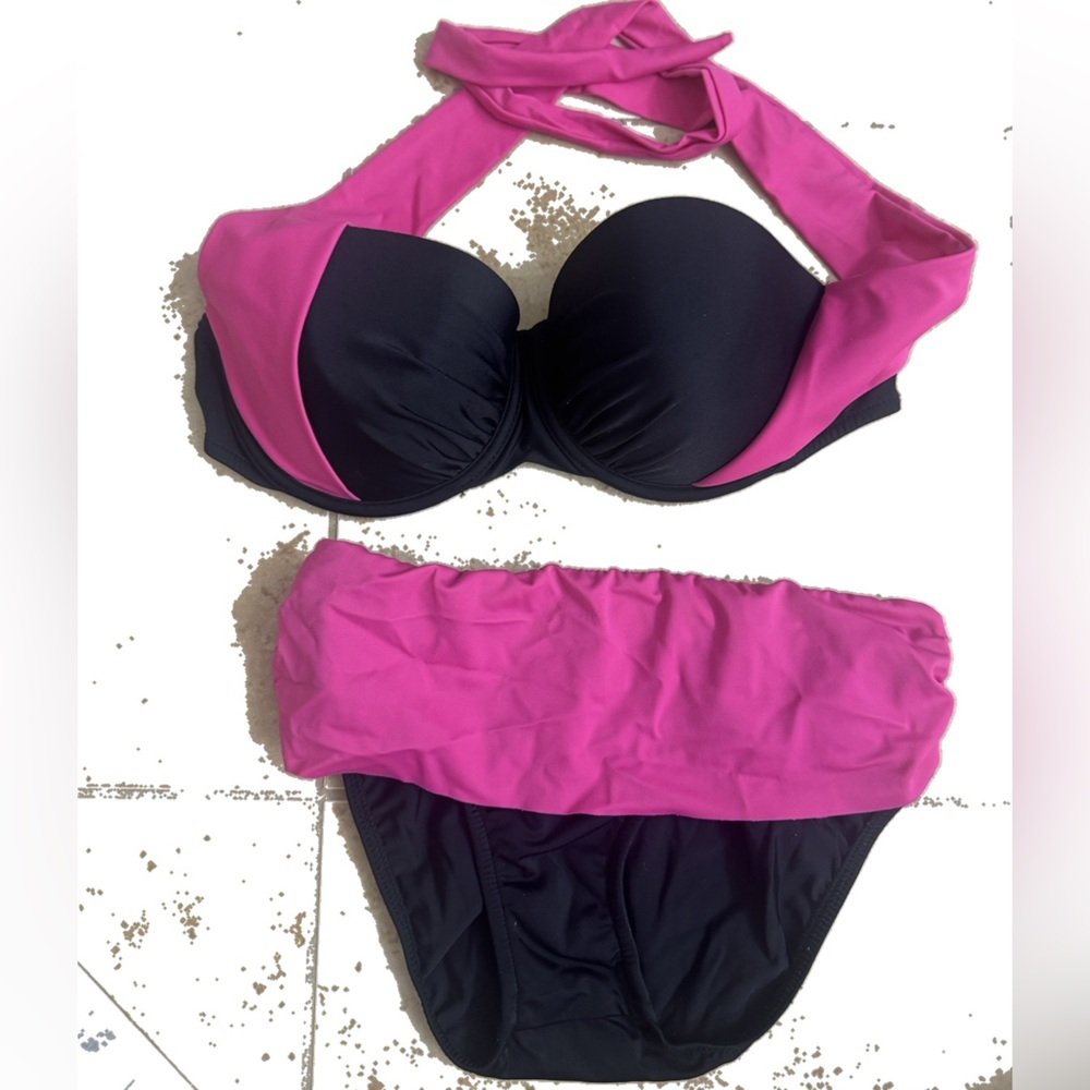VENUS Size S bottoms, C top. Black and Hot Pink Two-Piece Bikini
